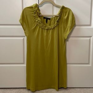 BCBG ruffle short sleeve green/yellow top